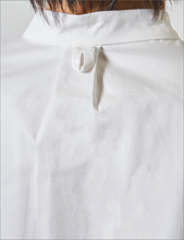 画像をギャラリービューアに読み込む, original design embroidery collared 3way blouse -off white-
