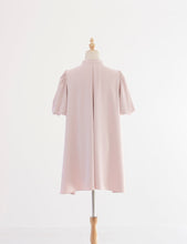 画像をギャラリービューアに読み込む, Puff sleeve tunic blouse -light pink-
